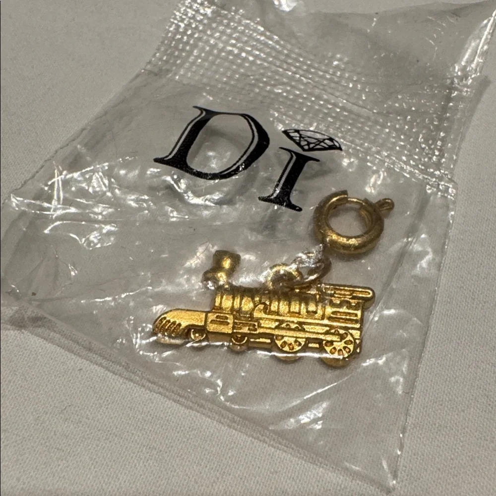 New! Diamonds International Train Charm Gold Original Sealed Package Locomotive